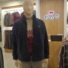 PAT 안산NC고잔@ 2020겨울 남성 플리스점퍼. 뽀글이점퍼. 겨울기간 입을 수 있는 두께감. 디테일한 플리스 원단. 깔끔하고 세련된 진한 네이비 컬러. 어떤 이너나 바지와도 완벽 코디.