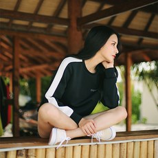 7일간의 휴가 어디에 있었니 여성 래쉬가드, 블랙