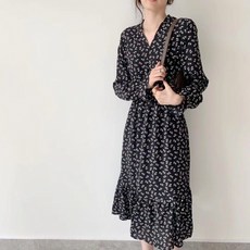산들바람 화이트 뱃살 가리기 프렌치시크 리시안시스 클래식 가을 하이웨스트 헵번풍 플라워