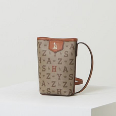 헤지스여성로고패턴가죽숄더백