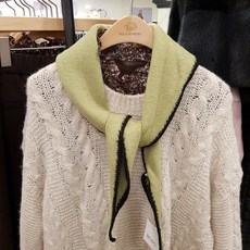 BCBG 비씨비지 니트 머플러@@0 삼각 ST 머플러_B0D0A401
