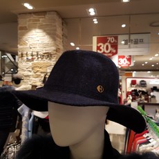 a92ad8e5fc704085e75dbdc196d53c9b55a25cdf5d1b2802f989451d44b7.jpg