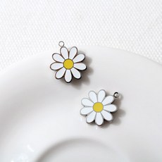 비즈아이 [8-117-01]써지컬스틸 펜던트 에폭데이지꽃 15mm 1개