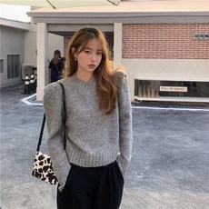 라운드넥 어깨셔링 숏 모헤어 니트 스웨터
