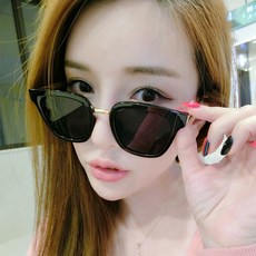 BHNGLKM 프레임 왕 레 드 선글라스 여자 스타 아이 2019 원형 개성 둥 근 얼굴 한국 판 트 렌 디 블랙 그레이 필름 [박스 천]