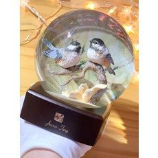 해외 빈티지 컬렉션 절판구 크리스마스 크리스탈 볼 뮤직박스 오토매틱 바코드에, 03.1802003쌍조와 목련화