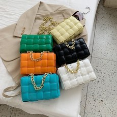 e0a6ab837e5a0442275cb3fc669716f63610c935ede7cafb689eecd75ea2.jpg
