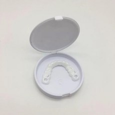하얀 치아 부분 임시 치아 인공 틀니 틀리 스마일 잇몸, 하부 중괄호