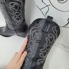 [주문폭주]한나 자수 웨스턴 미들 부츠 (8cm 3color)