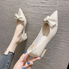 베이지나비넥타이