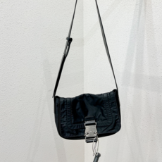  마뗑킴 미니 버클백 MINI BUCKLE BAG IN BLACK 미니백 크로스백 블랙 숄더백 마땡킴 MATIN KIM  상품 이미지