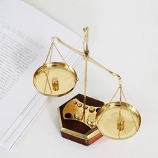 빈티지저울 인도 수입 천평 저울 황동 원목 받침 서재 테이블 앤티크 액세서리 장식 공정