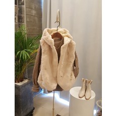 후드 빌리 페이크 퍼 베스트