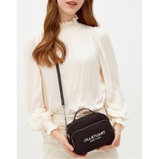 질스튜어트 악세서리 20SS 블랙 화이트 레터링 로고 경량 크로스백 JABA0E531BK