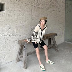 2c77bd0e9c60f812cc21c9121e186738f5c922f03cdb0a55ff27f7487c32.jpg