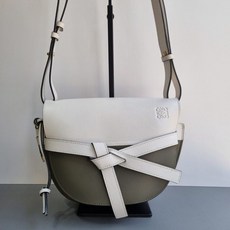 로에베게이트백