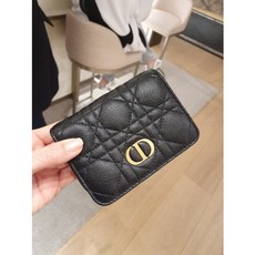 b81156dd84aad8c65e59ecca62ae9917f7874972e4d6845cecda259bb060.jpg