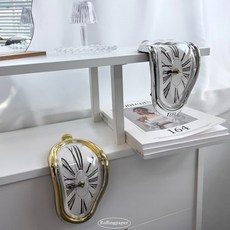 멜팅 시계 살바도르 달리 오브제 초현실주의 유니크 카페 감성 그림