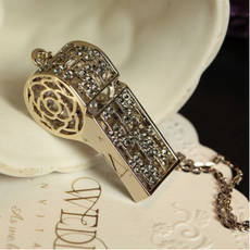 딜쿠샤와호박목걸이