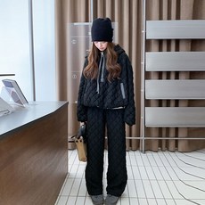 여성을위한 블랙 다이아몬드 패턴 스포츠 후드 면화 정장 2024 겨울 디자인 따뜻하고 두꺼운 넓은 다리 바지 투피스 세트