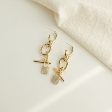 자물쇠귀걸이