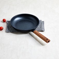 모던하우스프라이팬 모던하우스 기름이 적게드는 티크우드 티타늄코팅 인덕션겸용 프라이팬 24cm CK0223006 사진참조 단품 1개