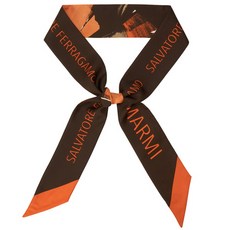 페라가모스카프