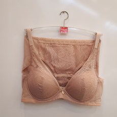 트라이엄프 가슴을 자연스럽게 모아주는 노와이어 브라세트