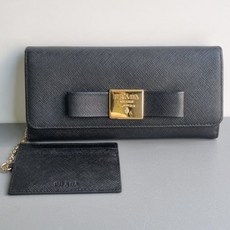 프라다여자장지갑