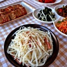 [광주그집반찬] 얇은 밑반찬 감자채 볶음 180g 배송, 1개