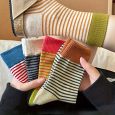 LONZOMONI 부드럽고 줄무늬 프린트 중목 양말 5켤레 ONZOMONI 부드럽고 줄무늬 프린트 중목 양말 5켤레