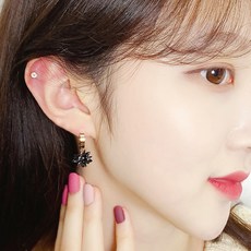 검정써지컬귀걸이