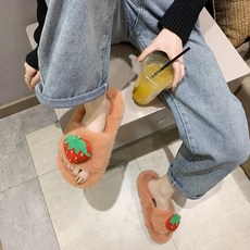털 퍼슬리퍼 딸기 핏아우터 겨울 가을 인싸템 같은스타일 뮬스니커즈 블로퍼