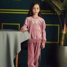 닥스키즈보타이