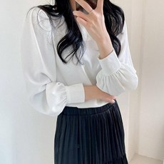 라블루 여성 라운드넥 로맨틱 코지 셔링 블라우스