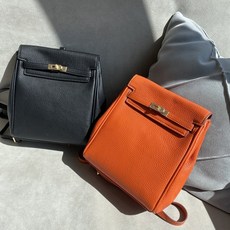 fab48541b690315f86add00b4c075e13f4c85d62949c19f78a2a2bf544d1.jpg