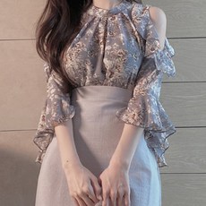 오프숄더블라우스