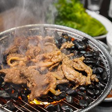 숯불에뒹군고기