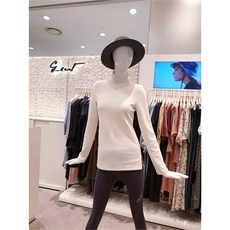 지컷 라벨 프린팅 터틀넥 니트 7218440082