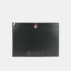 톰브라운 20FW 삼선 페블 레더 라지 클러치 백 MAC020L