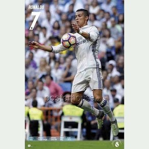 MAXI Poste 포스터 61x91 - 크리스티아누 호날두 REAL MADRID: 2016 2017 RONALDO ACCION, 포스터만구매