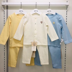 아가방(야탑점) 봄 부터 여름까지 입히기 좋은 아가방 긴 소매 여름 내의입니다~ #무형광섬유 #한국 원단 생산 #편안한 똑딱 단(90사이즈 부터는 어깨 단추로 변경 됩니다)