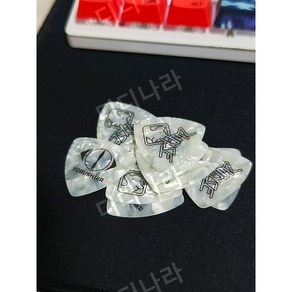 요루시카 기타피크 굿즈 통기타 피크 기타 캐릭터 일렉 어쿠스틱 우쿨렐레, 1세트, 0.96mm 3개