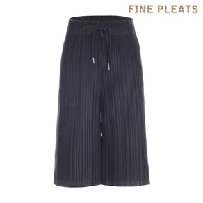 [FINE PLEATS] 피네 플리츠 베이직 숏 팬츠 블랙