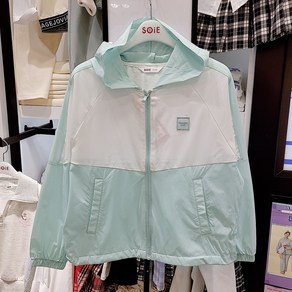 [소이] NC인천점 #23년 여름신상# 민트컬러&화이트컬러의 절개 배색으로 신축성 있는 쿨 스판 점퍼