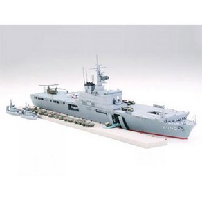 타미야 1/700 JMSDF Defense Ship LST-4002 Shimokita w/Vehicles 프라모델