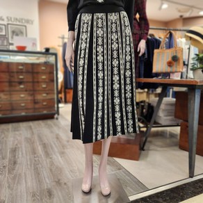 BCBG 배색 JQD SK 니트 스커트 _ B4C8K714 99 [BLACK]