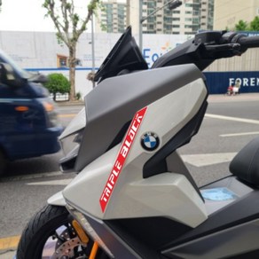 개인화 된 바디 스티커 장식은 BMW C400GT 스티커 크리 에이 티브 페달 자동차 헤드 풀 꽃 방수 텍스트 데칼에 적합합니다, 레드+화이트