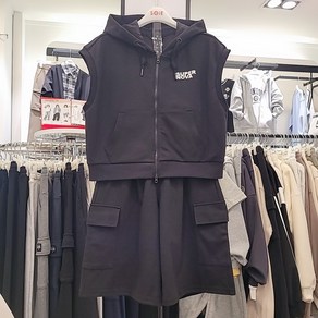 [소이] NC인천점 #25년 여름신상# 기획50%세일 ** 블랙 크롭 후드 셋업 조끼+ 블랙 6부 카고 버뮤다 셋업 바지 ** 상하복세트