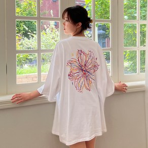 [4XL] 박시핏/일러스트 Flowe 박스티 2colo